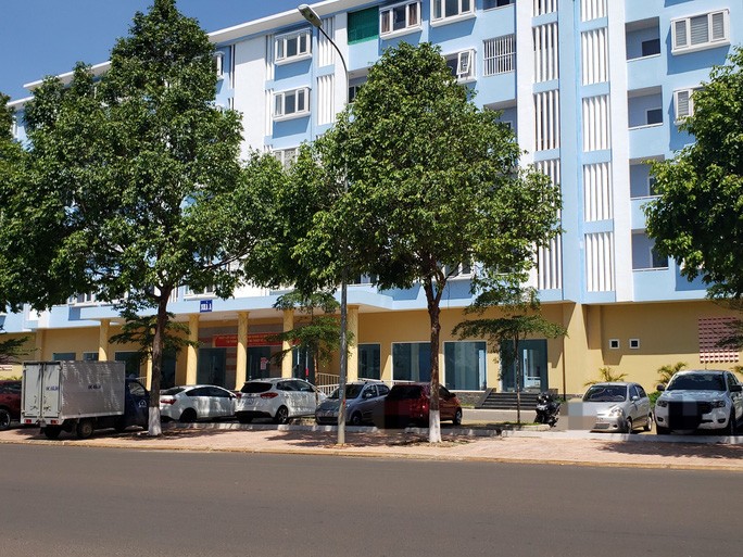 'Choáng' với dàn xe con ở khu nhà ở xã hội cho cán bộ 'không có nhà' 'Choáng' với dàn xe con ở khu nhà ở xã hội cho cán bộ 'không có nhà'