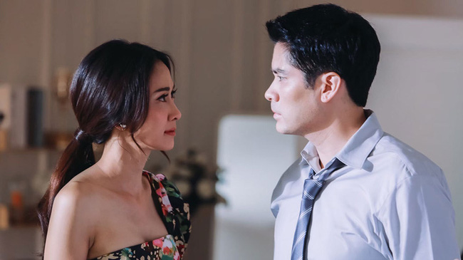 Thấy mẹ khom lưng giặt quần áo còn vợ lại bế con xem phim trên nhà, chồng đùng đùng nổi giận hất văng cái TV, song lập tức anh phải hối hận Thấy mẹ khom lưng giặt quần áo còn vợ lại bế con xem phim trên nhà, chồng đùng đùng nổi giận hất văng cái TV, song lập tức anh phải hối hận