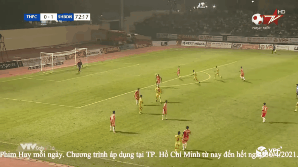 Thủ môn quan trọng của thầy Park đau đớn nằm sân sau cú 'phi thân' từ tiền đạo nhập tịch Thủ môn quan trọng của thầy Park đau đớn nằm sân sau cú 'phi thân' từ tiền đạo nhập tịch