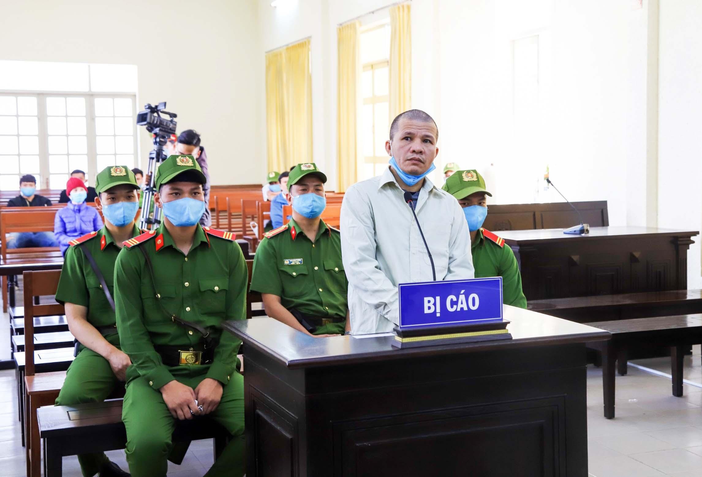 Lãnh 10 năm tù vì sử dụng mạng xã hội chống Nhà nước Lãnh 10 năm tù vì sử dụng mạng xã hội chống Nhà nước