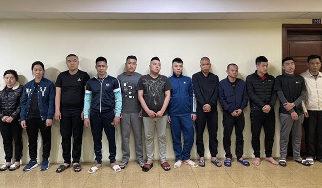 Phá đường dây cá độ bóng đá trên 400 tỷ đồng do đối tượng từng giết người 'chỉ huy' Phá đường dây cá độ bóng đá trên 400 tỷ đồng do đối tượng từng giết người 'chỉ huy'