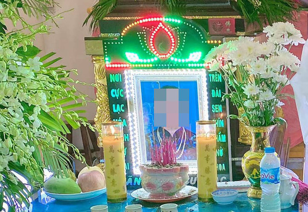 Vụ người phụ nữ làm đám tang giả: 'Không dám nhận lại tiền phúng điếu' Vụ người phụ nữ làm đám tang giả: 'Không dám nhận lại tiền phúng điếu'