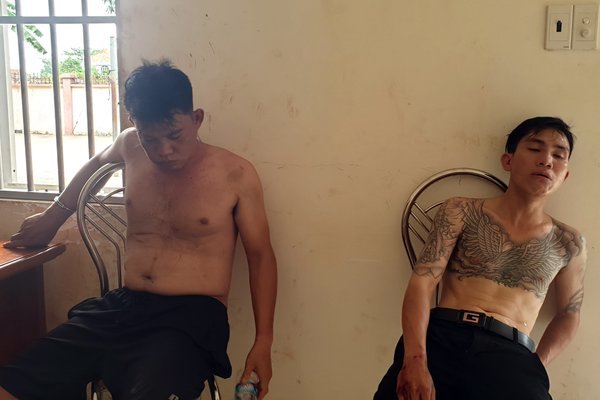 Người phụ nữ 49 tuổi quật ngã 2 tên cướp giật dây chuyền - 1 Người phụ nữ 49 tuổi quật ngã 2 tên cướp giật dây chuyền - 1