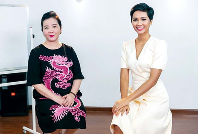 Mẹ vợ thiếu gia Phan Thành: Người phụ nữ quyền lực của ngôi trường dành cho hội con nhà giàu và ngôi sao - 1 Mẹ vợ thiếu gia Phan Thành: Người phụ nữ quyền lực của ngôi trường dành cho hội con nhà giàu và ngôi sao - 1