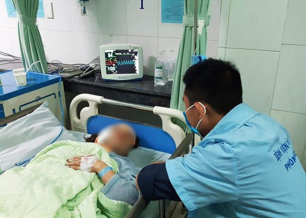 Án mạng kinh hoàng ở Quảng Nam: Công an túc trực tại bệnh viện phòng bị can tự tử - 1 Án mạng kinh hoàng ở Quảng Nam: Công an túc trực tại bệnh viện phòng bị can tự tử - 1