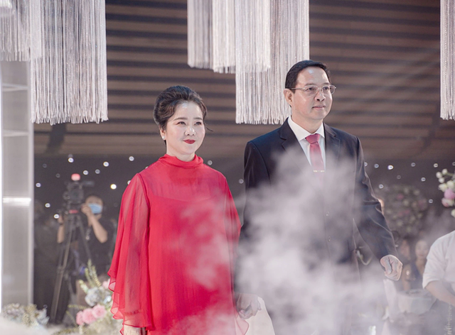 Mẹ vợ thiếu gia Phan Thành: Người phụ nữ quyền lực của ngôi trường dành cho hội con nhà giàu và ngôi sao - 5 Mẹ vợ thiếu gia Phan Thành: Người phụ nữ quyền lực của ngôi trường dành cho hội con nhà giàu và ngôi sao - 5