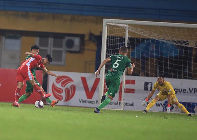Nghiền nát Sài Gòn, Viettel vào top 4 V.League Nghiền nát Sài Gòn, Viettel vào top 4 V.League