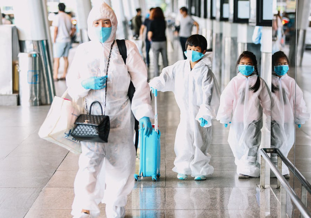 8 người mắc COVID-19 trên chuyến bay về nước, có người địa chỉ ở Hà Nội 8 người mắc COVID-19 trên chuyến bay về nước, có người địa chỉ ở Hà Nội