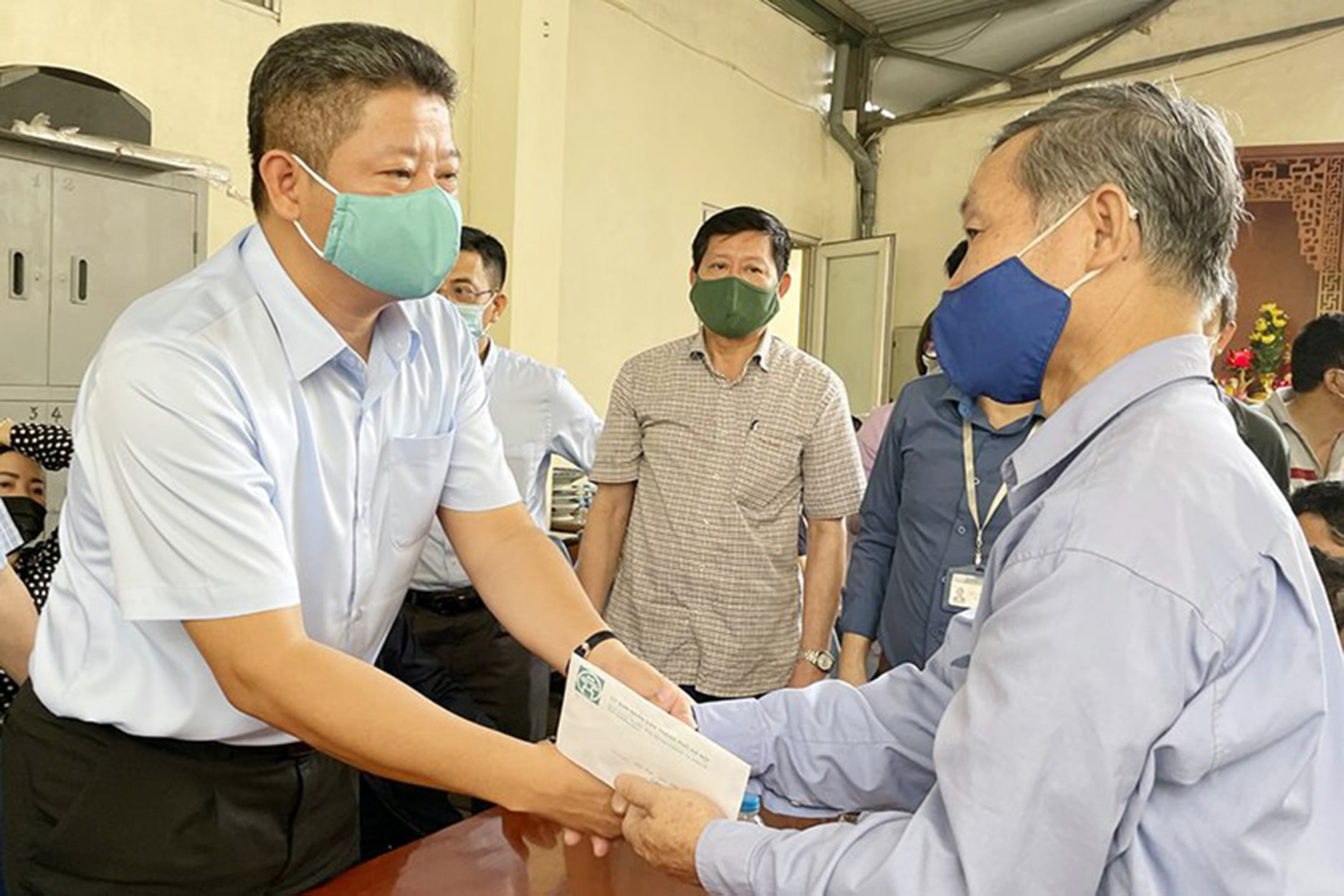 Phó Chủ tịch UBND TP Hà Nội thăm hỏi, động viên gia đình các nạn nhân trong vụ cháy trên phố Tôn Đức Thắng Phó Chủ tịch UBND TP Hà Nội thăm hỏi, động viên gia đình các nạn nhân trong vụ cháy trên phố Tôn Đức Thắng