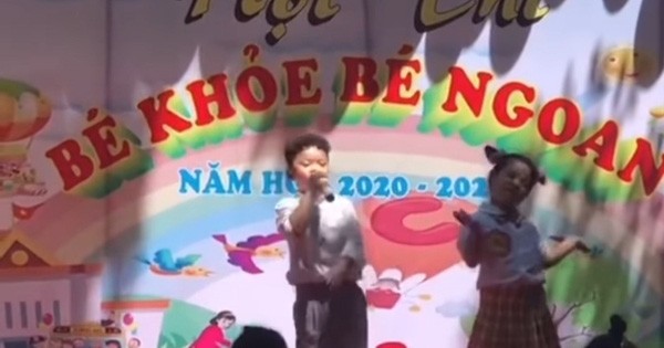 Xôn xao clip trẻ mầm non hát rap 'địa ngục trần gian anh không thể ở...' Xôn xao clip trẻ mầm non hát rap 'địa ngục trần gian anh không thể ở...'