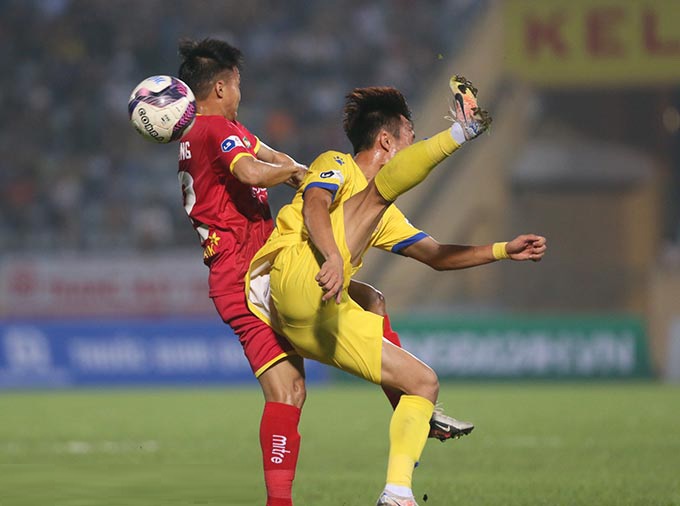 Thắng SLNA phút cuối, Nam Định lên thứ 5 V.League - 1 Thắng SLNA phút cuối, Nam Định lên thứ 5 V.League - 1