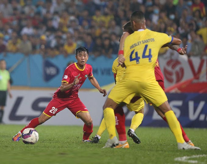 Thắng SLNA phút cuối, Nam Định lên thứ 5 V.League Thắng SLNA phút cuối, Nam Định lên thứ 5 V.League