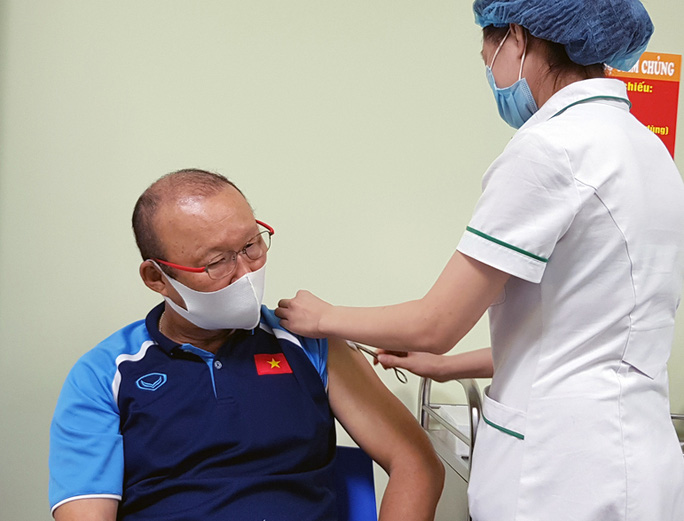 Lùi lịch tiêm vắc xin phòng Covid-19 của tuyển Việt Nam Lùi lịch tiêm vắc xin phòng Covid-19 của tuyển Việt Nam