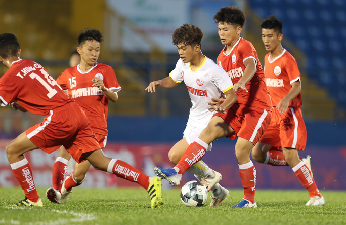 Lứa đàn em Công Phượng toàn thắng, vào tứ kết VCK U19 quốc gia 2021 - 1 Lứa đàn em Công Phượng toàn thắng, vào tứ kết VCK U19 quốc gia 2021 - 1