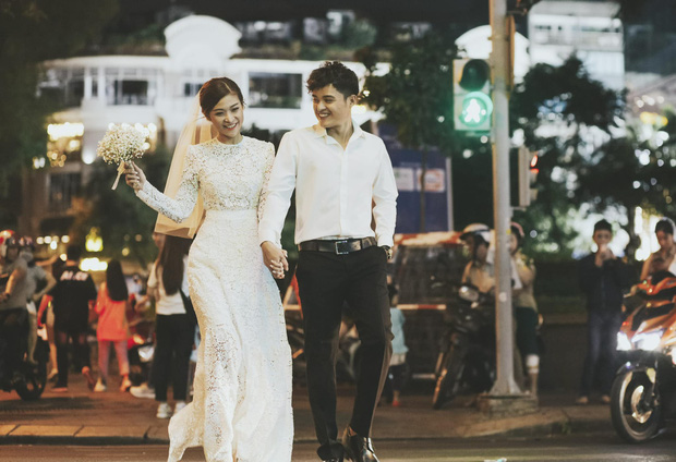 1 năm sau ngày cưới, cặp duy nhất kết hôn ở Người Ấy Là Ai vẫn khiến con dân ghen tỵ khi liên tục phát 'cẩu lương' - 6 1 năm sau ngày cưới, cặp duy nhất kết hôn ở Người Ấy Là Ai vẫn khiến con dân ghen tỵ khi liên tục phát 'cẩu lương' - 6