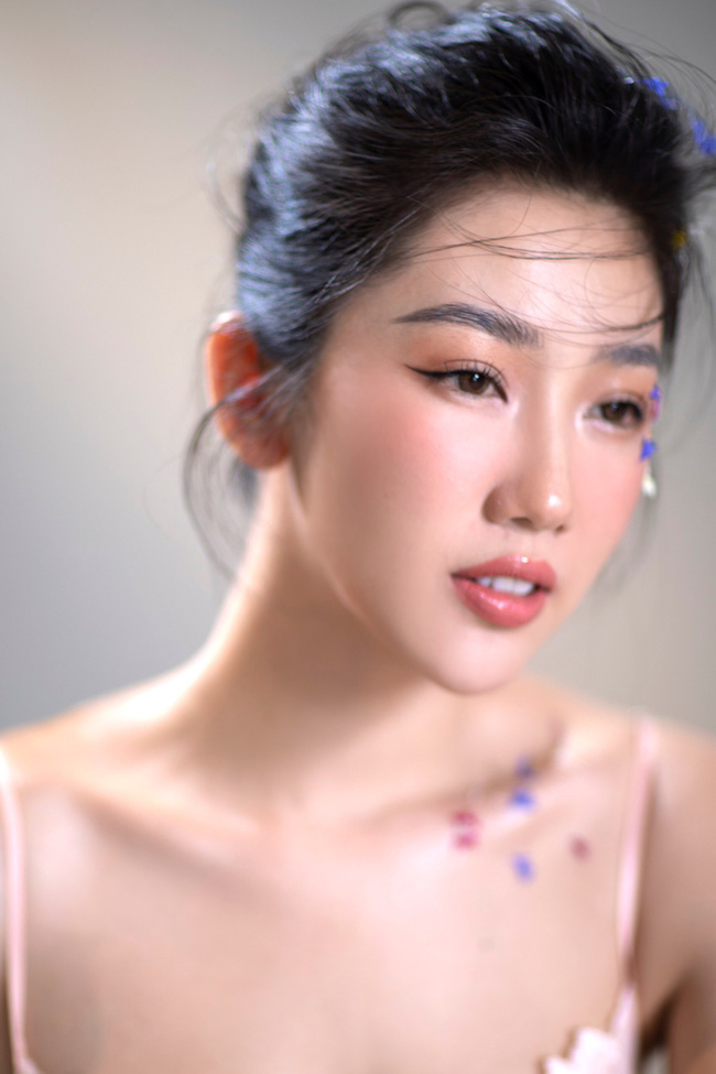 Thúy Ngân khoe nhan sắc ngày càng thăng hạng trong bộ ảnh đánh dấu tuổi mới, đúng ngày phát sóng "Cây táo nở hoa" - 5 Thúy Ngân khoe nhan sắc ngày càng thăng hạng trong bộ ảnh đánh dấu tuổi mới, đúng ngày phát sóng "Cây táo nở hoa" - 5