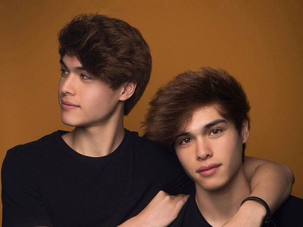 Dàn dựng cảnh cướp ngân hàng quá giống, hai nam YouTuber đối mặt án phạt 5 năm tù vì 'đùa dai' Dàn dựng cảnh cướp ngân hàng quá giống, hai nam YouTuber đối mặt án phạt 5 năm tù vì 'đùa dai'