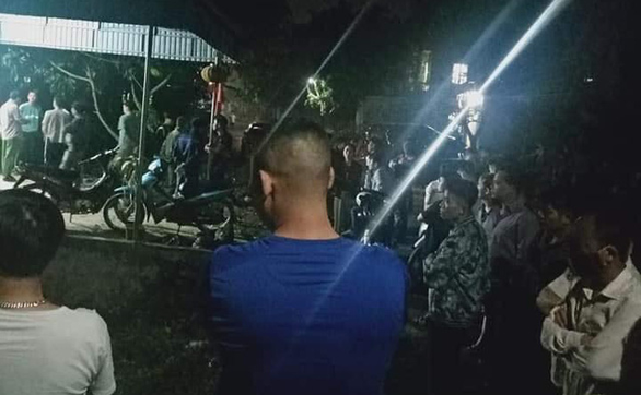 Nghi vấn cô gái ngoài 20 tuổi tẩm xăng tự thiêu tại nhà trọ Nghi vấn cô gái ngoài 20 tuổi tẩm xăng tự thiêu tại nhà trọ