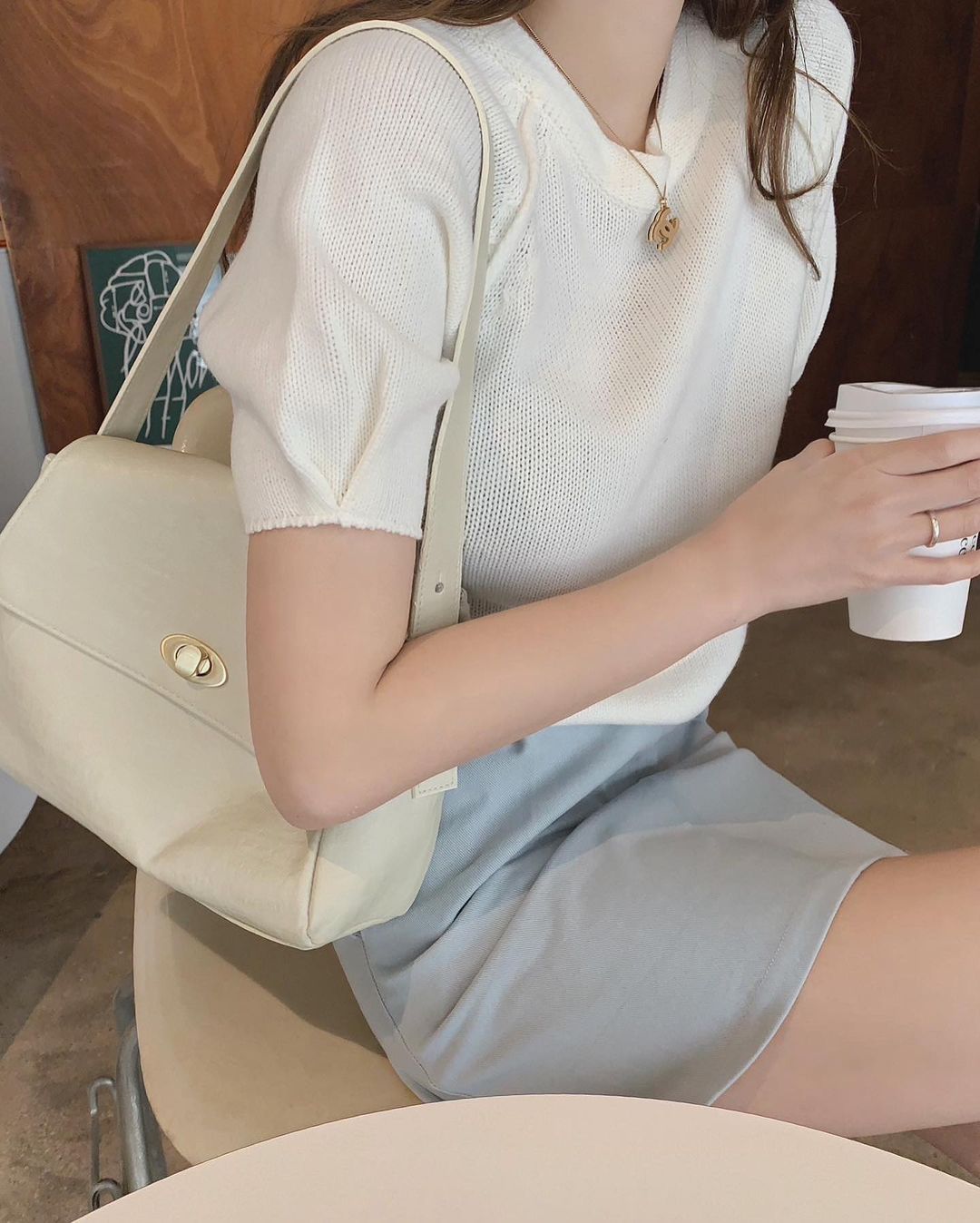 4 kiểu chân váy ngắn nhất định phải sắm cho mùa Hè vì mặc lên siêu trẻ xinh và sang chảnh - 3 4 kiểu chân váy ngắn nhất định phải sắm cho mùa Hè vì mặc lên siêu trẻ xinh và sang chảnh - 3