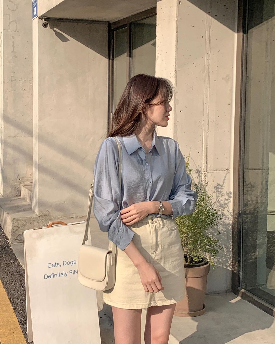 4 kiểu chân váy ngắn nhất định phải sắm cho mùa Hè vì mặc lên siêu trẻ xinh và sang chảnh - 4 4 kiểu chân váy ngắn nhất định phải sắm cho mùa Hè vì mặc lên siêu trẻ xinh và sang chảnh - 4