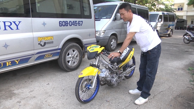 Khống chế nhóm thanh niên chặn 2 đầu đường tổ chức đua xe Khống chế nhóm thanh niên chặn 2 đầu đường tổ chức đua xe