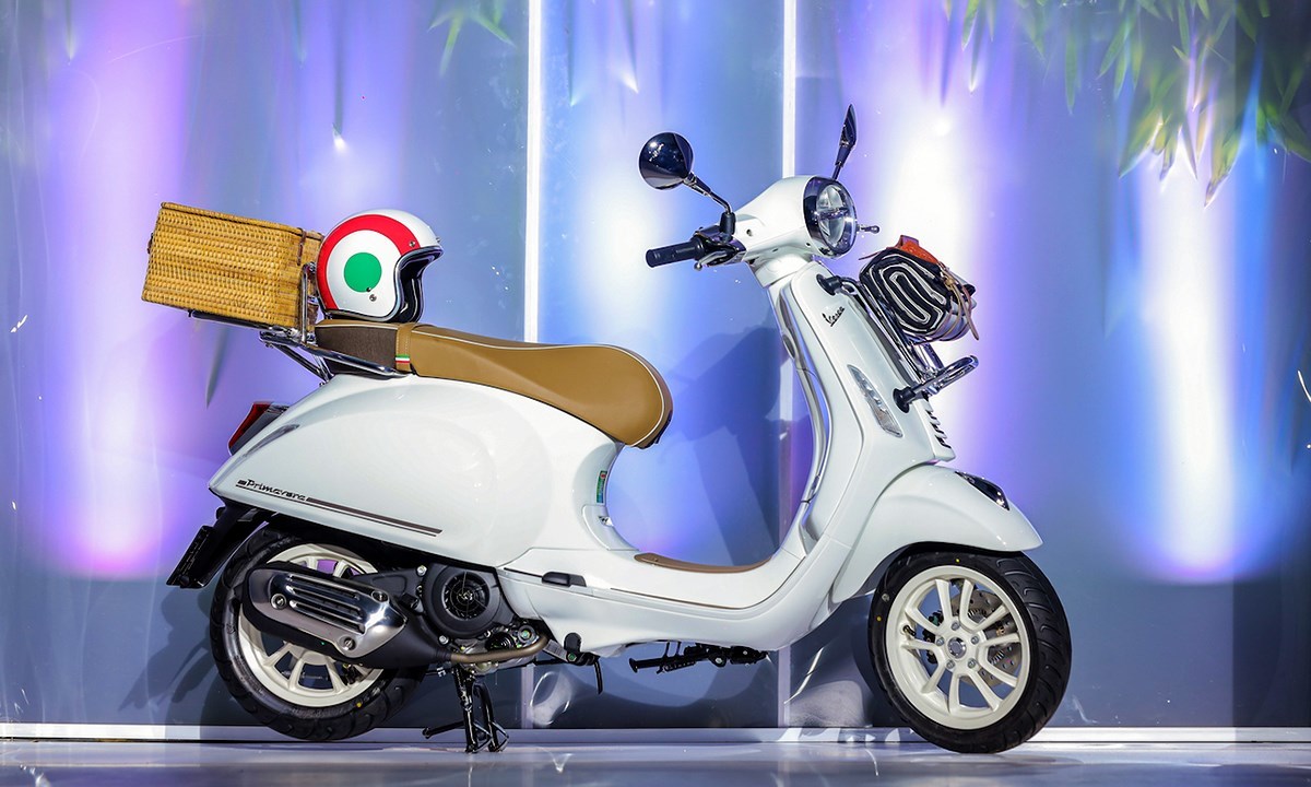 Vespa ra mắt xe mới kiểu 'bình mới rượu cũ', giá chát tại Việt Nam Vespa ra mắt xe mới kiểu 'bình mới rượu cũ', giá chát tại Việt Nam