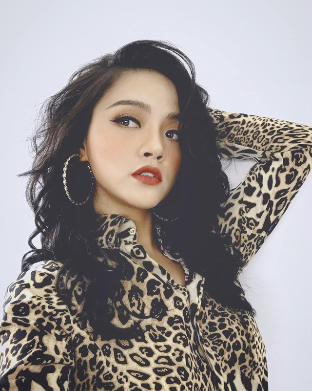 Hé lộ tạo hình sang chảnh của Thu Quỳnh trong phim mới - 3 Hé lộ tạo hình sang chảnh của Thu Quỳnh trong phim mới - 3
