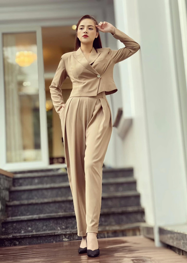 Hé lộ tạo hình sang chảnh của Thu Quỳnh trong phim mới - 9 Hé lộ tạo hình sang chảnh của Thu Quỳnh trong phim mới - 9