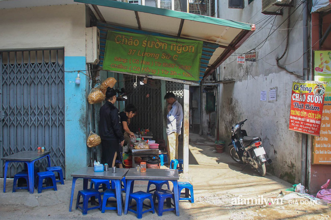 NÓNG: Kiểm tra quán cháo ở Hà Nội bị tố bán hàng kèm 'cả họ nhà giòi', lãnh đạo phường chỉ ra 'điểm bất thường' của miếng sườn gây xôn xao MXH NÓNG: Kiểm tra quán cháo ở Hà Nội bị tố bán hàng kèm 'cả họ nhà giòi', lãnh đạo phường chỉ ra 'điểm bất thường' của miếng sườn gây xôn xao MXH