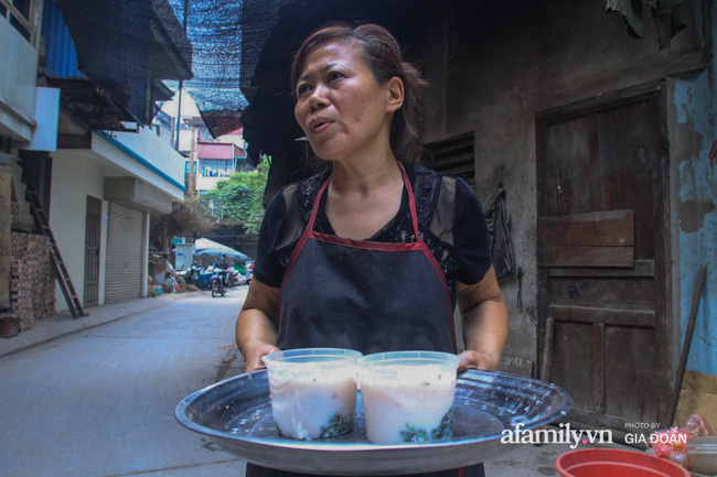 NÓNG: Kiểm tra quán cháo ở Hà Nội bị tố bán hàng kèm 'cả họ nhà giòi', lãnh đạo phường chỉ ra 'điểm bất thường' của miếng sườn gây xôn xao MXH - 2 NÓNG: Kiểm tra quán cháo ở Hà Nội bị tố bán hàng kèm 'cả họ nhà giòi', lãnh đạo phường chỉ ra 'điểm bất thường' của miếng sườn gây xôn xao MXH - 2