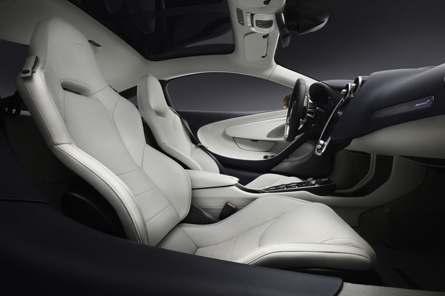 McLaren GT đầu tiên về Việt Nam: Giá đồn đoán gần 20 tỷ, thực dụng đúng chất siêu xe gia đình - 3 McLaren GT đầu tiên về Việt Nam: Giá đồn đoán gần 20 tỷ, thực dụng đúng chất siêu xe gia đình - 3