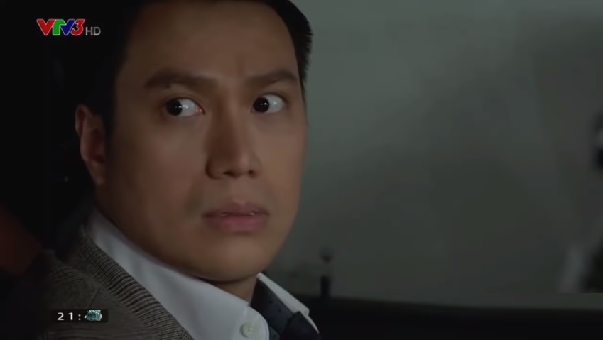 Hướng dương ngược nắng tập 51: Khán giả 'sôi máu', Châu bị 'ném đá' khi cưỡng hôn Phúc trước mặt Kiên - Minh - Hoàng - 5 Hướng dương ngược nắng tập 51: Khán giả 'sôi máu', Châu bị 'ném đá' khi cưỡng hôn Phúc trước mặt Kiên - Minh - Hoàng - 5