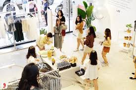 Vì sao nhiều người chồng hoặc vợ sợ về nhà, con cái cũng chỉ muốn 'sổ lồng bay đi'? - 2 Vì sao nhiều người chồng hoặc vợ sợ về nhà, con cái cũng chỉ muốn 'sổ lồng bay đi'? - 2