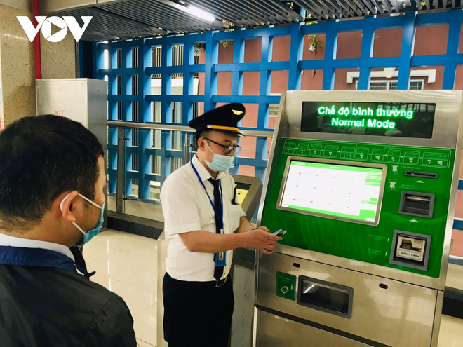 Tàu Cát Linh - Hà Đông chạy từ 5 giờ sáng đến 23 giờ đêm, giá vé cao nhất 15.000 đồng Tàu Cát Linh - Hà Đông chạy từ 5 giờ sáng đến 23 giờ đêm, giá vé cao nhất 15.000 đồng