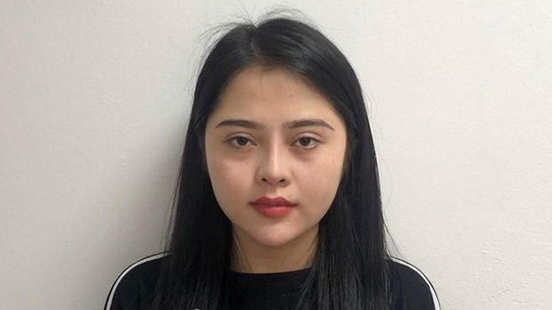 ‘Hot girl’ bị bắt quả tang khi đang ship ma túy cho khách ‘Hot girl’ bị bắt quả tang khi đang ship ma túy cho khách