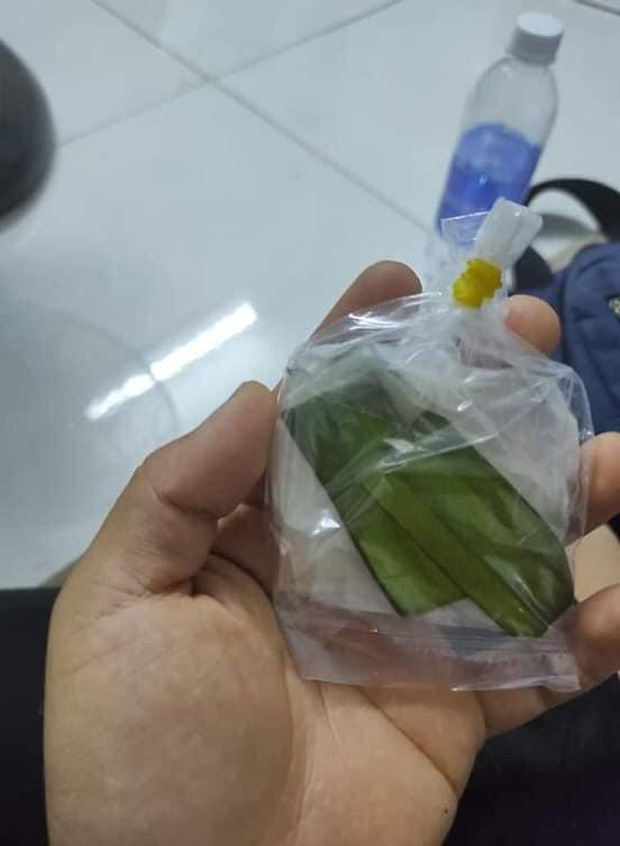 Mua bánh tráng trộn giá 1k, anh chàng nhận về cái kết đắng vì ham rẻ Mua bánh tráng trộn giá 1k, anh chàng nhận về cái kết đắng vì ham rẻ