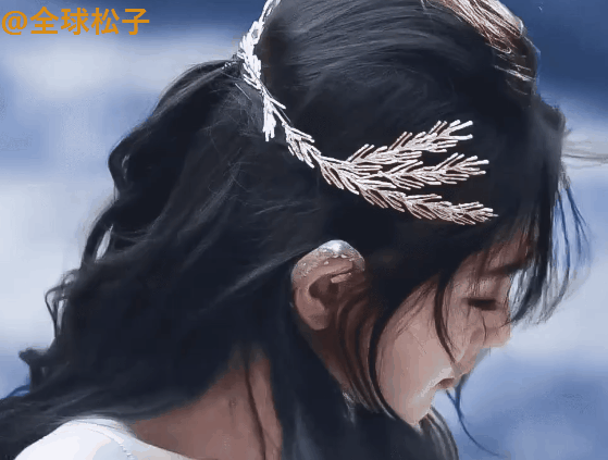 Dân mạng yêu cầu Angelababy thôi đóng phim vì hình tượng mới nhất - 2 Dân mạng yêu cầu Angelababy thôi đóng phim vì hình tượng mới nhất - 2