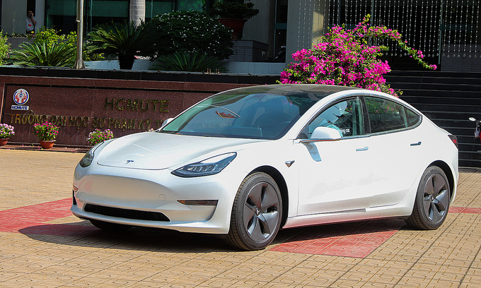 Tesla Model 3 - xe điện hàng hiếm tại Việt Nam Tesla Model 3 - xe điện hàng hiếm tại Việt Nam