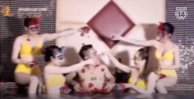 Thâm nhập thế giới massage 'sung sướng' ở Hà Nội: Từ loạt clip 'nóng bỏng' tràn lan trên internet với lời quảng cáo 'thư giãn đích thực' - 1 Thâm nhập thế giới massage 'sung sướng' ở Hà Nội: Từ loạt clip 'nóng bỏng' tràn lan trên internet với lời quảng cáo 'thư giãn đích thực' - 1