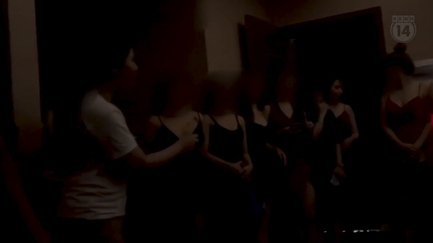 Thâm nhập thế giới massage 'sung sướng' ở Hà Nội: Các nữ nhân viên khỏa thân bơi, nhảy và kích dục cho khách, giá cao nhất 10 triệu đồng - 6 Thâm nhập thế giới massage 'sung sướng' ở Hà Nội: Các nữ nhân viên khỏa thân bơi, nhảy và kích dục cho khách, giá cao nhất 10 triệu đồng - 6