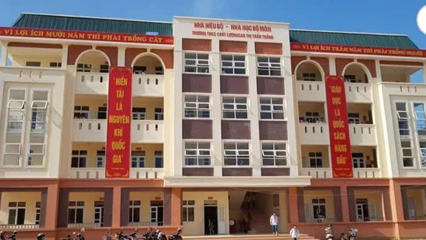 Ngã từ tầng 2 xuống đất, học sinh lớp 9 bị chấn thương sọ não Ngã từ tầng 2 xuống đất, học sinh lớp 9 bị chấn thương sọ não