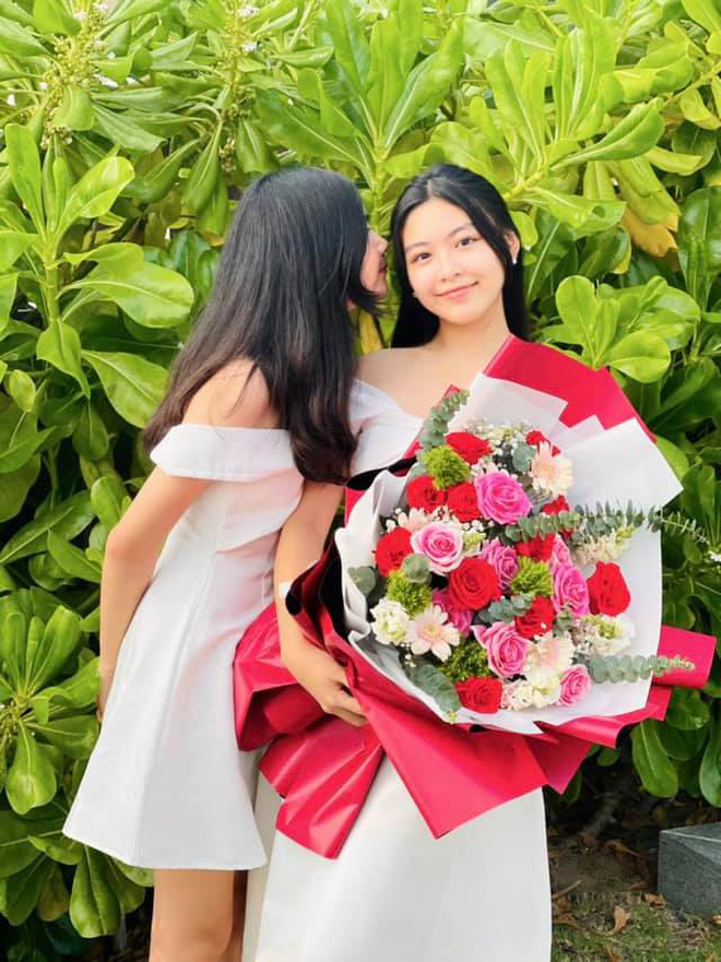 Lọ Lem nhà MC Quyền Linh lại gây sốt, không phải vì nhan sắc mà nhờ giọng nói ngọt như mía lùi - 2 Lọ Lem nhà MC Quyền Linh lại gây sốt, không phải vì nhan sắc mà nhờ giọng nói ngọt như mía lùi - 2
