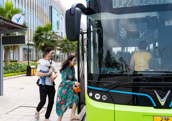 Trải nghiệm ‘cực chất’ với xe buýt điện đầu tiên ở Việt Nam - 5 Trải nghiệm ‘cực chất’ với xe buýt điện đầu tiên ở Việt Nam - 5