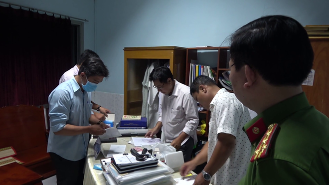 GĐ bệnh viện liên quan vụ giết người: Từ chiếc Exciter trắng, trinh sát lần ra nhóm đi đánh ghen, giết nhầm người - 1 GĐ bệnh viện liên quan vụ giết người: Từ chiếc Exciter trắng, trinh sát lần ra nhóm đi đánh ghen, giết nhầm người - 1
