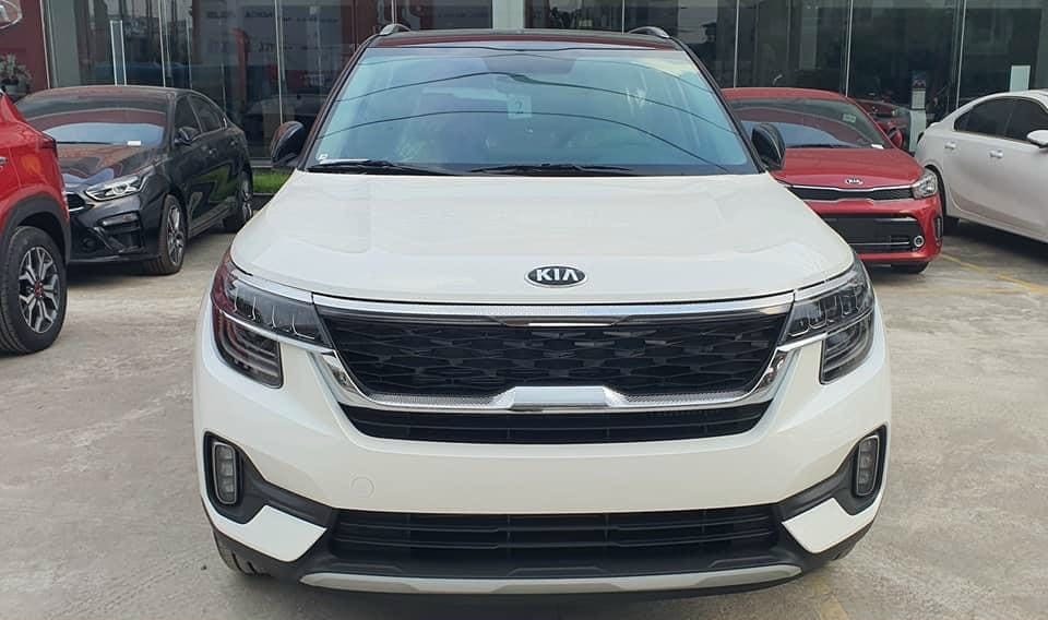 Xe hot tăng giá, bán 'bia kèm lạc' gây bức xúc Xe hot tăng giá, bán 'bia kèm lạc' gây bức xúc