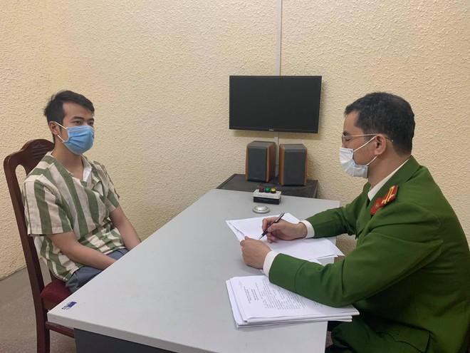 Màn kịch 'anh hùng cứu mỹ nhân' và cái kết của kẻ si tình mù quáng - 1 Màn kịch 'anh hùng cứu mỹ nhân' và cái kết của kẻ si tình mù quáng - 1