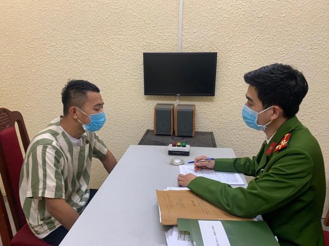 Màn kịch 'anh hùng cứu mỹ nhân' và cái kết của kẻ si tình mù quáng - 2 Màn kịch 'anh hùng cứu mỹ nhân' và cái kết của kẻ si tình mù quáng - 2