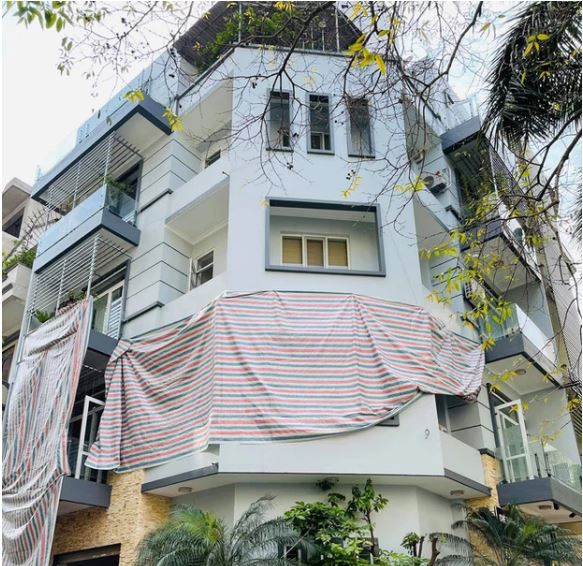 Hồng Đăng gây choáng khi hé lộ căn biệt thự sang trọng, 2 mặt tiền toạ lạc ở trung tâm thành phố Hà Nội Hồng Đăng gây choáng khi hé lộ căn biệt thự sang trọng, 2 mặt tiền toạ lạc ở trung tâm thành phố Hà Nội