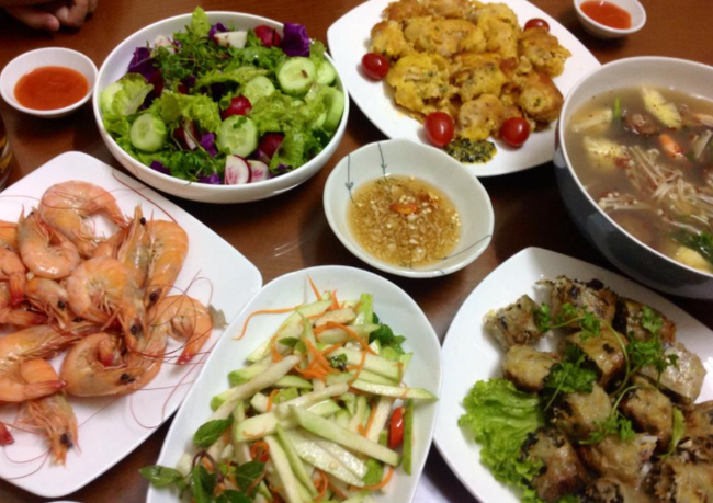 Biết chồng sống chung với bồ, cô vợ dùng 1 mâm cơm với 7 món để ép anh ta vào thế 'bí', điều xảy ra trong bữa ăn mới thâm thúy và sâu sắc - 1 Biết chồng sống chung với bồ, cô vợ dùng 1 mâm cơm với 7 món để ép anh ta vào thế 'bí', điều xảy ra trong bữa ăn mới thâm thúy và sâu sắc - 1