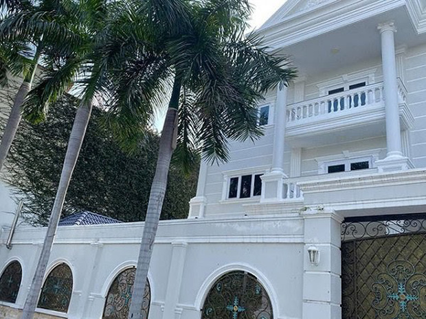 Khối tài sản của Phượng Chanel - Quách Ngọc Ngoan: Nàng có biệt thự tiền tỷ, chàng có trang trại 10.000m2 - 5 Khối tài sản của Phượng Chanel - Quách Ngọc Ngoan: Nàng có biệt thự tiền tỷ, chàng có trang trại 10.000m2 - 5